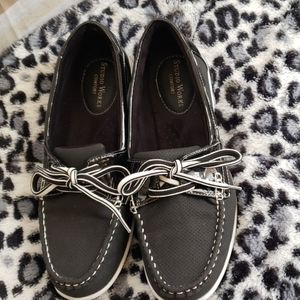 Studio works boat shoes sz 9